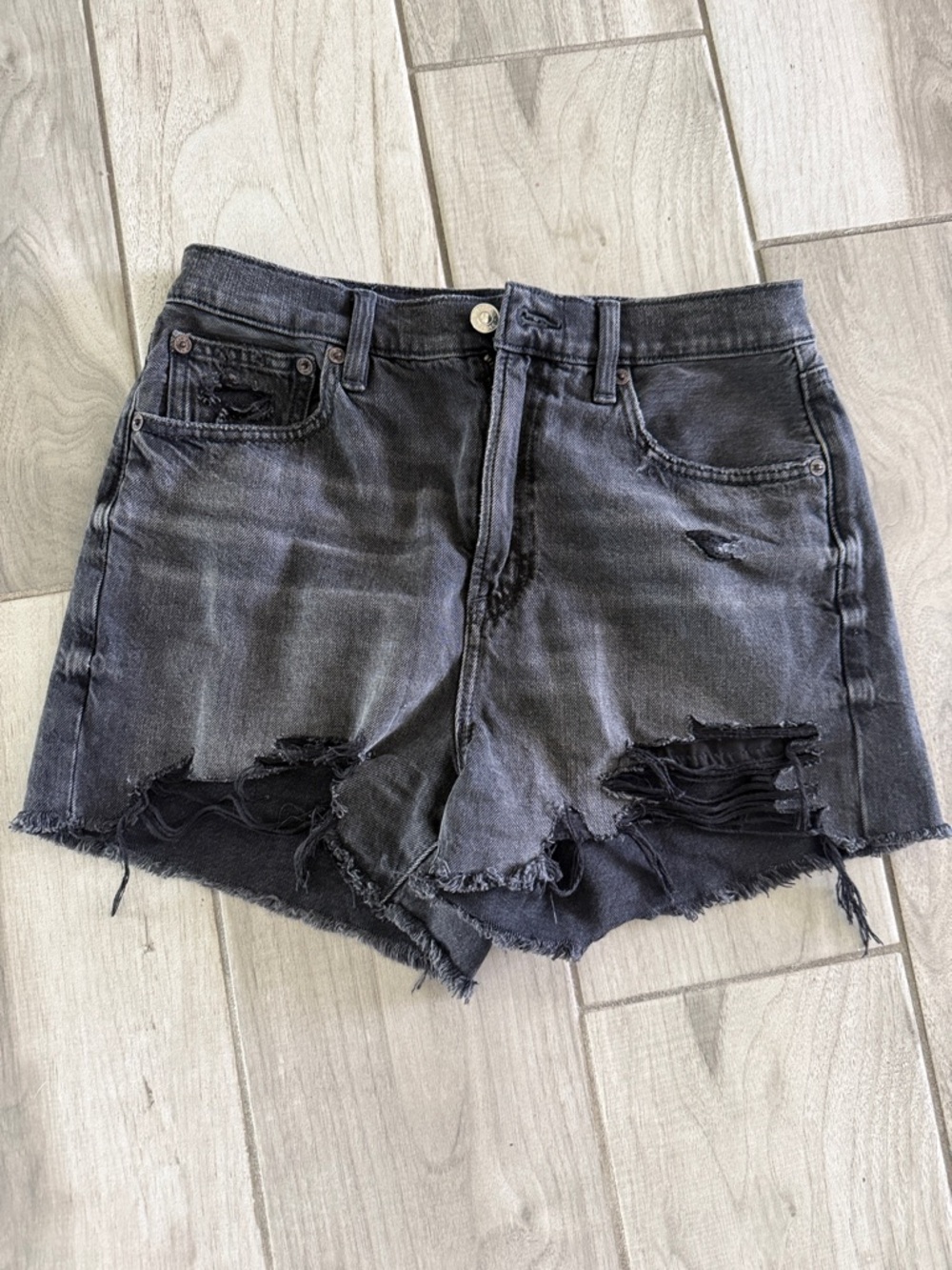 American Eagle High Rise Boyfriend Short